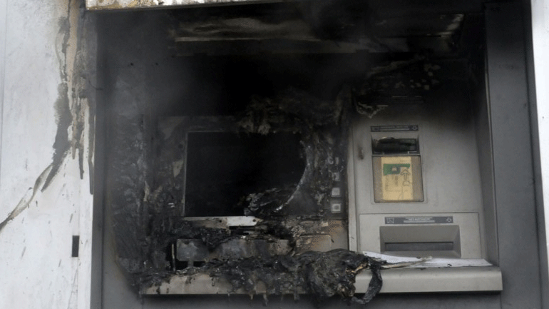 Εμπρησμός σε ΑΤΜ στην Καλαμαριά