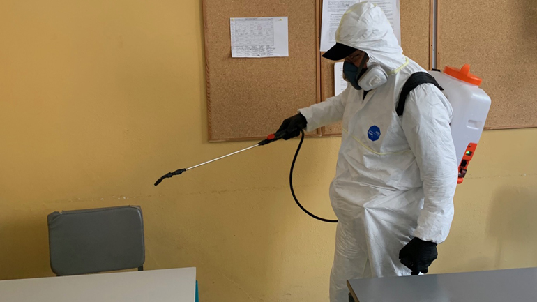 Απολυμάνσεις, καθαριστικά και αντισηπτικά σε 59 σχολεία του Δήμου Αθηναίων