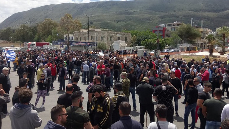 Συγκέντρωση στη Σούδα ενάντια στη μεταφορά μεταναστών στην Κρήτη