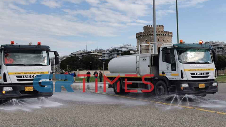 Καθαρίζεται και απολυμαίνεται η παραλία της Θεσσαλονίκης Καθαρίζεται και απολυμαίνεται η παραλία της Θεσσαλονίκης