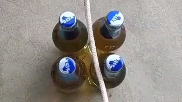 Πώς θα μεταφέρετε 4 μπύρες με ένα χέρι