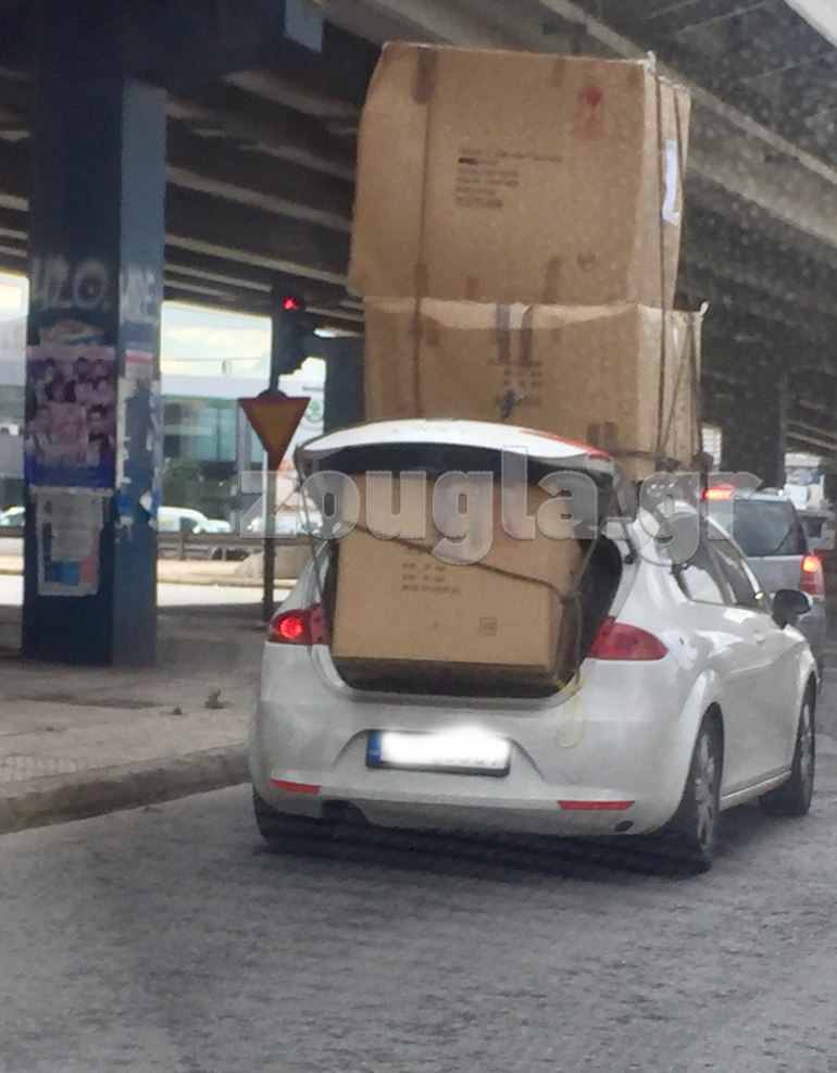 Λεωφόρος Αθηνών στη διασταύρωση με τη λεωφόρο Κηφισού και λίγες ώρες μετά τη λήξη της καραντίνας...