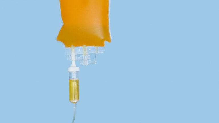 Πρώτη θεραπευτική επιλογή για τον κορωνοϊό η χορήγηση πλάσματος από ασθενείς που έχουν ιαθεί