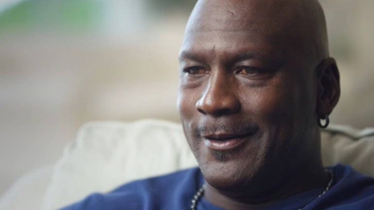 Γιατί τα μάτια του Τζόρνταν έχουν κίτρινη απόχρωση;