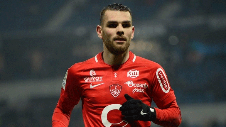 Εξετάζει την περίπτωση του Κουρ ο Ολυμπιακός