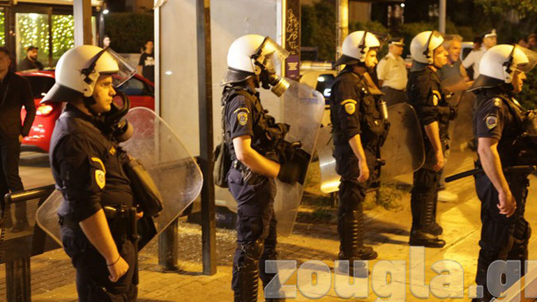 Αποχώρησαν τα ξημερώματα οι νεαροί από την πλατεία της Αγίας Παρασκευής