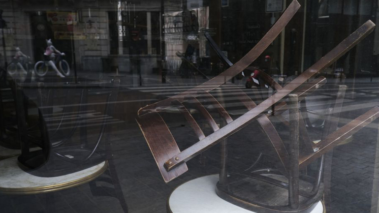 Λαμία: Σέρβιρε τους πελάτες του και το πλήρωσε ακριβά