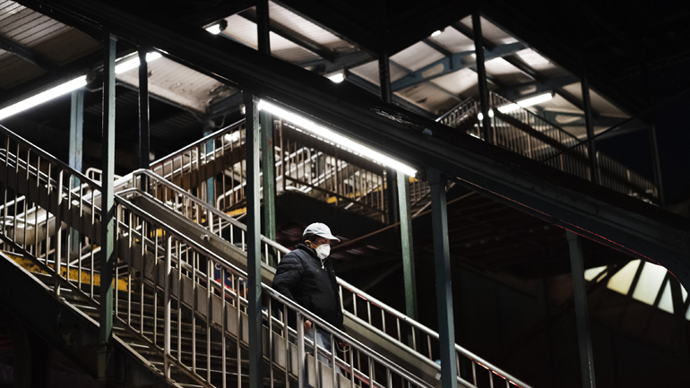 ΗΠΑ-Covid-19: Στους 2.073 οι νεκροί σε 24 ώρες