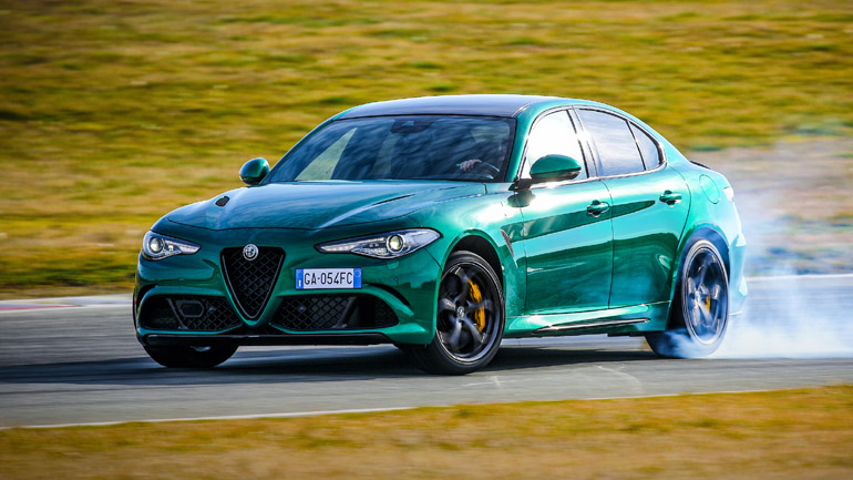 Οι Giulia και Stelvio Quadrifoglio είναι σκέτη απόλαυση Οι Giulia και Stelvio Quadrifoglio είναι σκέτη απόλαυση