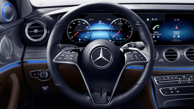 H Mercedes έφτιαξε τιμόνι με διπλό αισθητήρα αφής