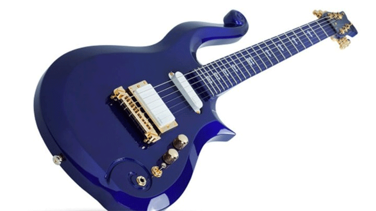 Μια κιθάρα Cloud του Πρινς είναι έτοιμη για δημοπρασία