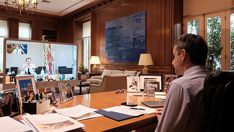 Τηλεδιάσκεψη Μητσοτάκη με τους ηγέτες επτά χωρών που κερδίζουν τη μάχη με την πανδημία