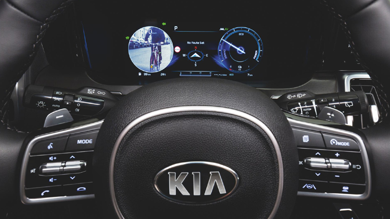 H ΚIA έβαλε τον καθρέπτη μέσα στον πίνακα οργάνων!