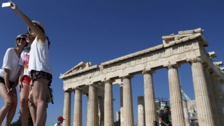 Deloitte Ελλάδος: Τρία εναλλακτικά σενάρια για τις επιπτώσεις στον τουρισμό