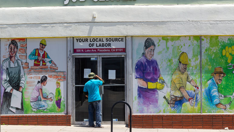 ΗΠΑ: Σε ιστορικά επίπεδα αυξήθηκε η ανεργία τον Απρίλιο λόγω της πανδημίας