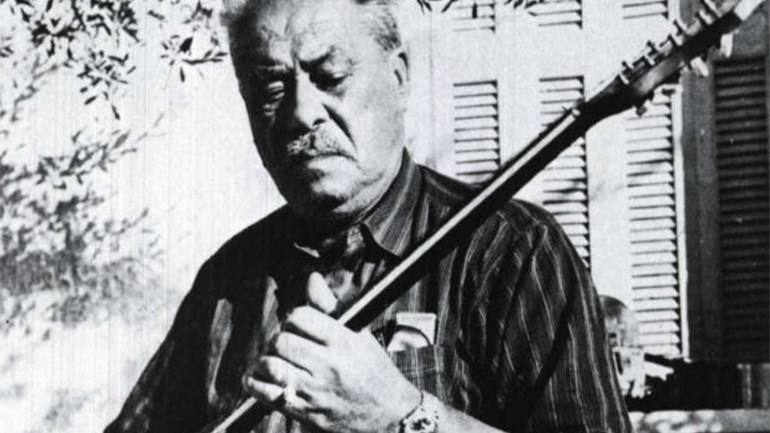 Σαν σήμερα γεννήθηκε ο «Πατριάρχης» του ρεμπέτικου, Μάρκος Βαμβακάρης