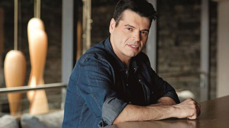 Γιώργος Δασκαλάκης: «Έδεσα το χέρι και το πόδι μου με χειροπέδες στο προσκέφαλο του κρεβατιού μου…»