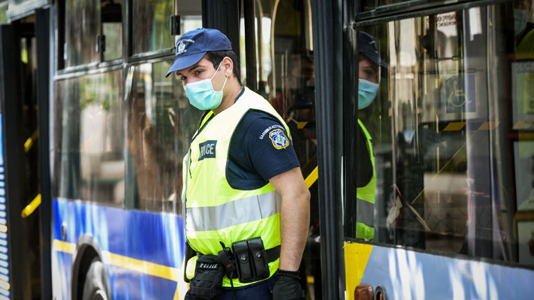 Συνεχίζονται οι αστυνομικοί έλεγχοι για παραβιάσεις των μέτρων κατά του κορωνοϊού