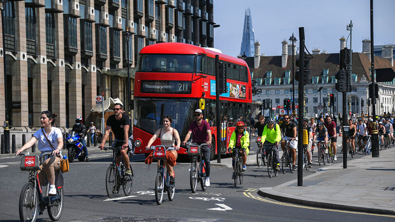 Βρετανία: Υποχρεωτική καραντίνα στους ταξιδιώτες που φτάνουν στη χώρα από το εξωτερικό