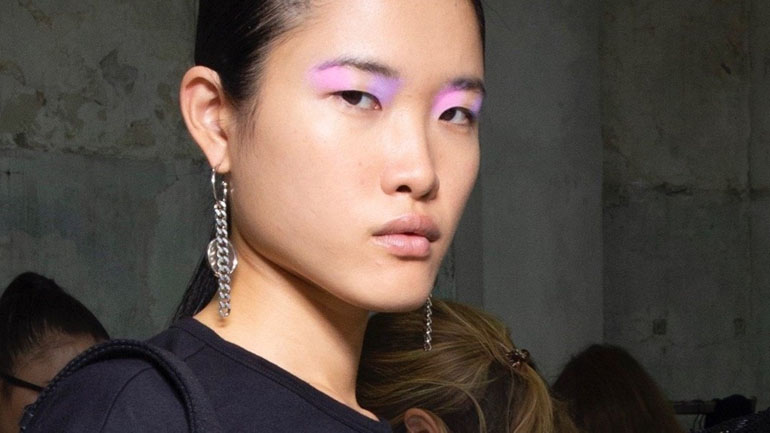 Pastel gothic: Αυτή είναι η νέα τάση στο μακιγιάζ