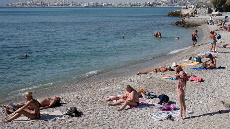 Εξασθενεί το καλοκαίρι ο κορωνοϊός