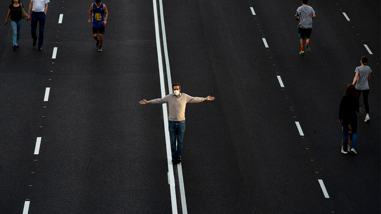 Ισπανία: Μειώθηκε ο αριθμός των νέων θανάτων από COVID-19