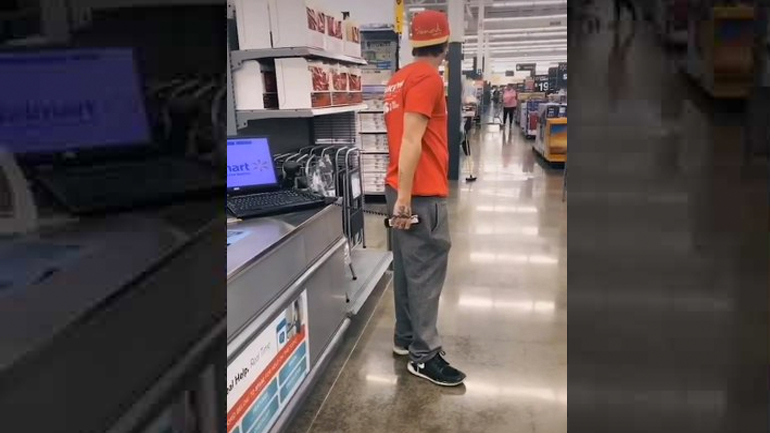 Ανακοίνωση στο μικρόφωνο 