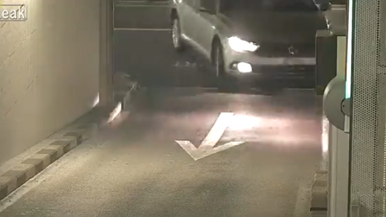 Πήγε να μπει στο πάρκινγκ και τα διέλυσε όλα! Πήγε να μπει στο πάρκινγκ και τα διέλυσε όλα!