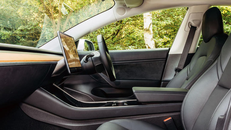 Σε ποιο αυτοκίνητο έφυγε το τιμόνι; Σε ποιο αυτοκίνητο έφυγε το τιμόνι;