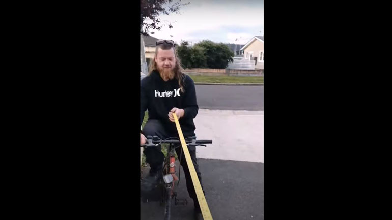 Πώς να κάνετε ποδήλατο με τους φίλους σας κρατώντας πάντα τη σωστή απόσταση Πώς να κάνετε ποδήλατο με τους φίλους σας κρατώντας πάντα τη σωστή απόσταση