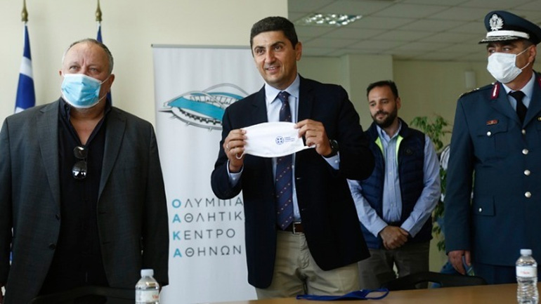 Ο Αυγενάκης παρέδωσε 2.500 μάσκες στους εργαζομένους της ΓΓΑ και των εποπτευόμενων αθλητικών εγκαταστάσεων