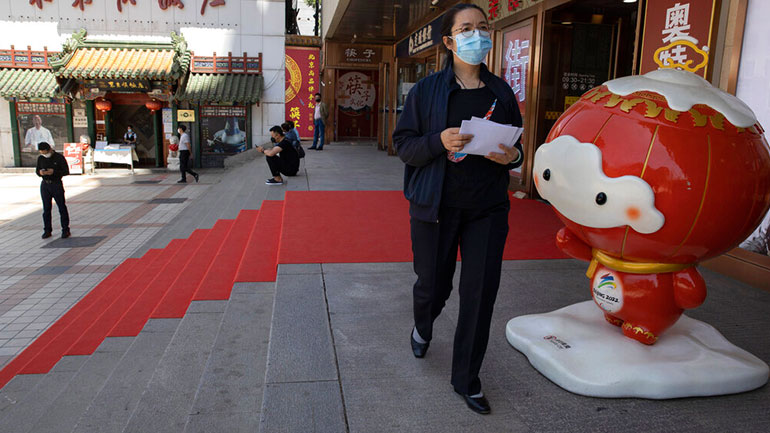 Κίνα: Η επανεμφάνιση τοπικών εστιών μόλυνσης δείχνει ότι τα μέτρα δεν μπορούν να χαλαρώσουν