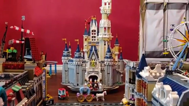 Πατέρας έχτισε την Disneyland με Lego