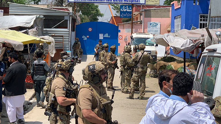 Ένοπλη επίθεση σε νοσοκομείο στο Αφγανιστάν – 13 νεκροί, ανάμεσά τους δύο νεογνά