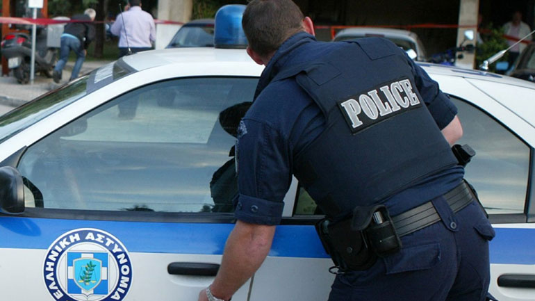 Συνολικά 16 συλλήψεις και 22 παραβάσεις για μη τήρηση της ελάχιστης απόστασης