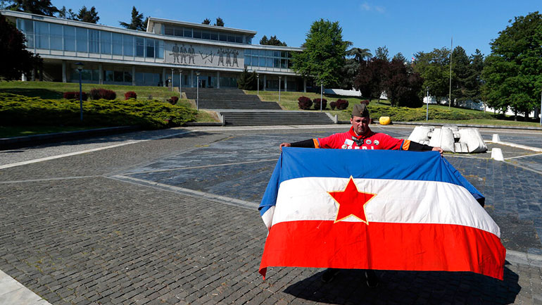 Σερβία: Δύο εκ των τεσσάρων βουλευτών διέκοψαν την απεργία πείνας