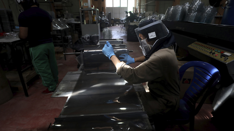 Covid-19: Τους 290.000 αγγίζουν οι θάνατοι σε όλον τον κόσμο