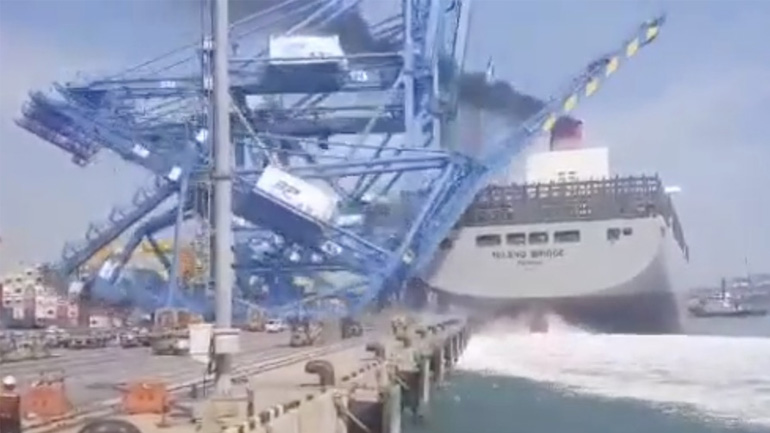 Κοντέινερ εναντίον γερανού