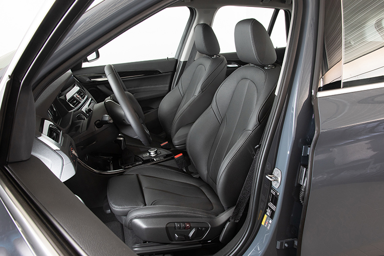 Τα καθίσματα του μοντέλου...