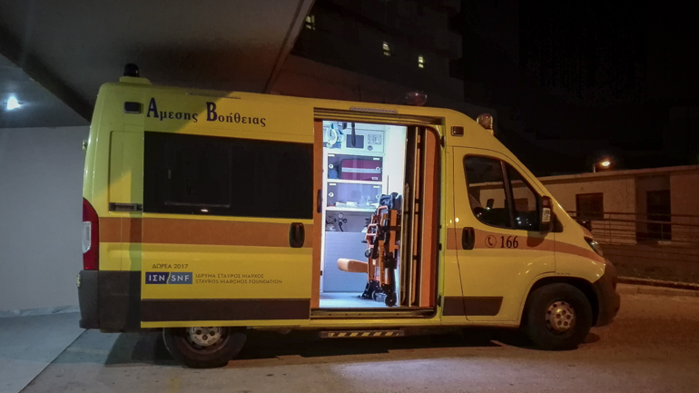 Δεύτερο τροχαίο στη Μαλακάσα: Αυτοκίνητο παρέσυρε πεζούς έξω από το hotspot