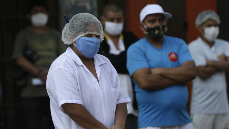 Περισσότεροι από 2.000 θάνατοι λόγω κορωνοϊού στο Περού