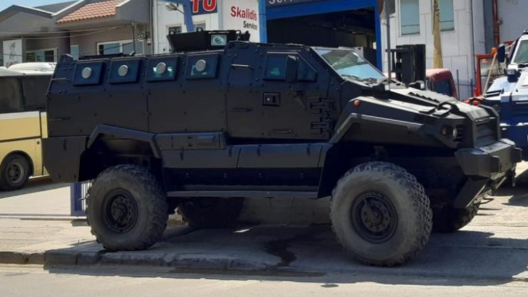 Μαύρα τα θωρακισμένα οχήματα των ειδικών δυνάμεων της ΕΛ.ΑΣ.