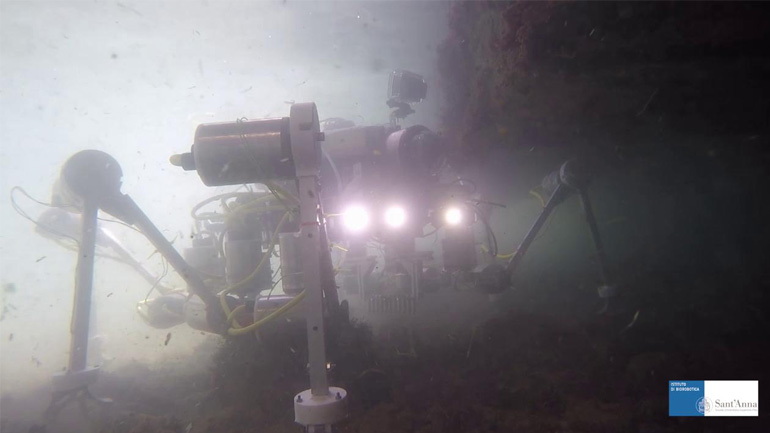 Ρομπότ καβούρι θα συλλέγει πλαστικό από τον βυθό