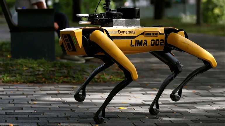 Ρομπότ ελέγχει την τήρηση της κοινωνικής απόστασης σε δημόσια πάρκα