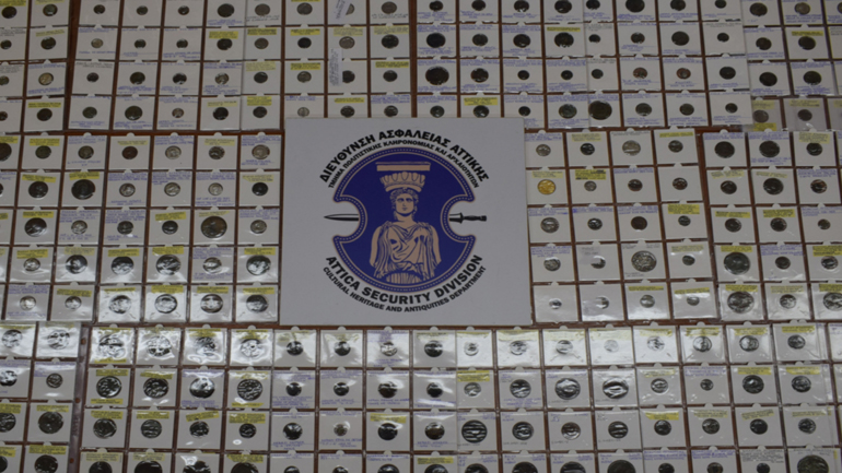 Συνελήφθη αρχαιοκάπηλος στον Άλιμο – Είχε στην κατοχή του εκατοντάδες αρχαία νομίσματα