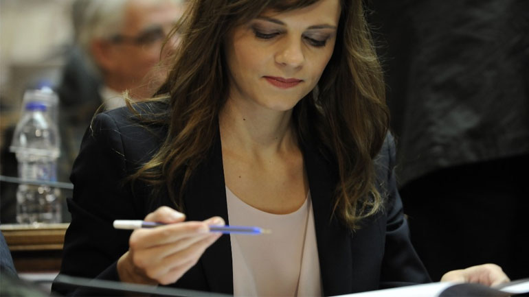 Αχτσιόγλου: Κίνδυνος για τις συντάξεις οι απώλειες του ασφαλιστικού