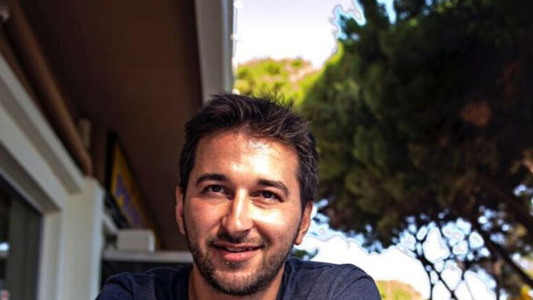 Πέθανε σε ηλικία 33 ετών ο Φουρκάν Νατζί Τοπ, ο ανταποκριτής του πρακτορείου Anadolu στην Αθήνα