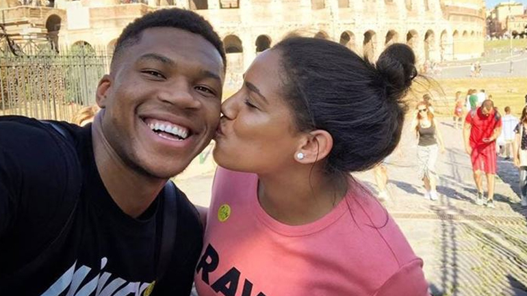 Γιάννης Αντετοκούνμπο: Δημοσίευσε την πιο τρυφερή φωτογραφία με τον γιο του