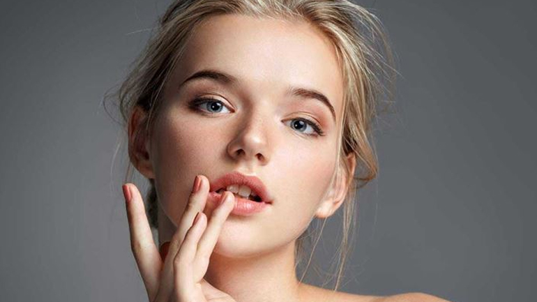 Πώς θα πετύχετε τα ombre lips