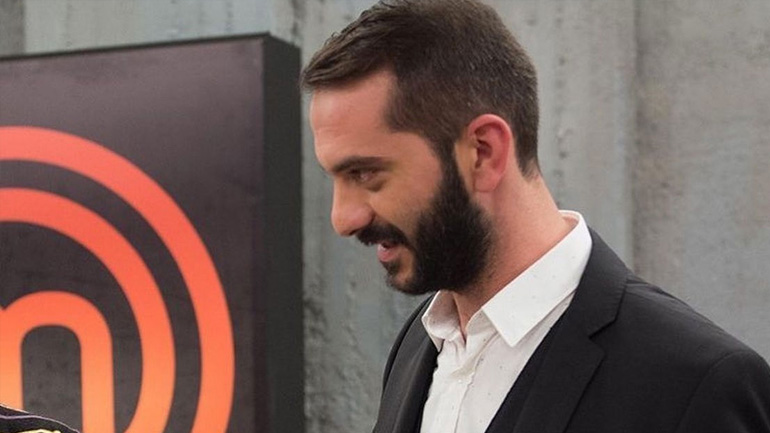 Ο Λεωνίδας Κουτσόπουλος ζήτησε παραπάνω ύψος στην ταυτότητα! Ο Λεωνίδας Κουτσόπουλος ζήτησε παραπάνω ύψος στην ταυτότητα!